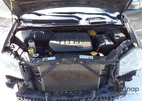 2015 Chrysler Town & Country Touring-L из США, поврежденный, VIN 2C4RC1CG9FR522413